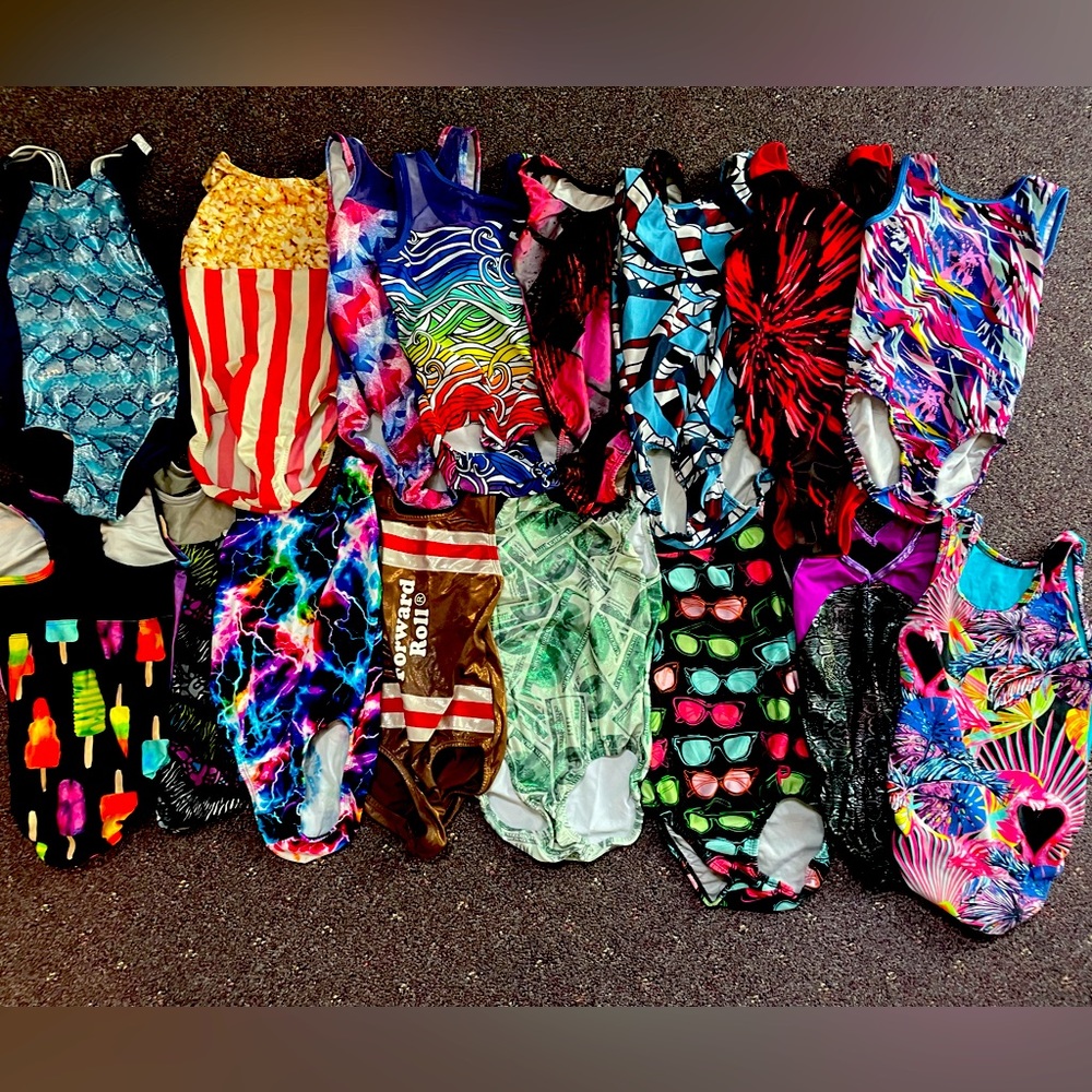 HUGE LOT girls gymnastics leotards! Plum & GK All in great condition!!! 🔥 🤸 😃